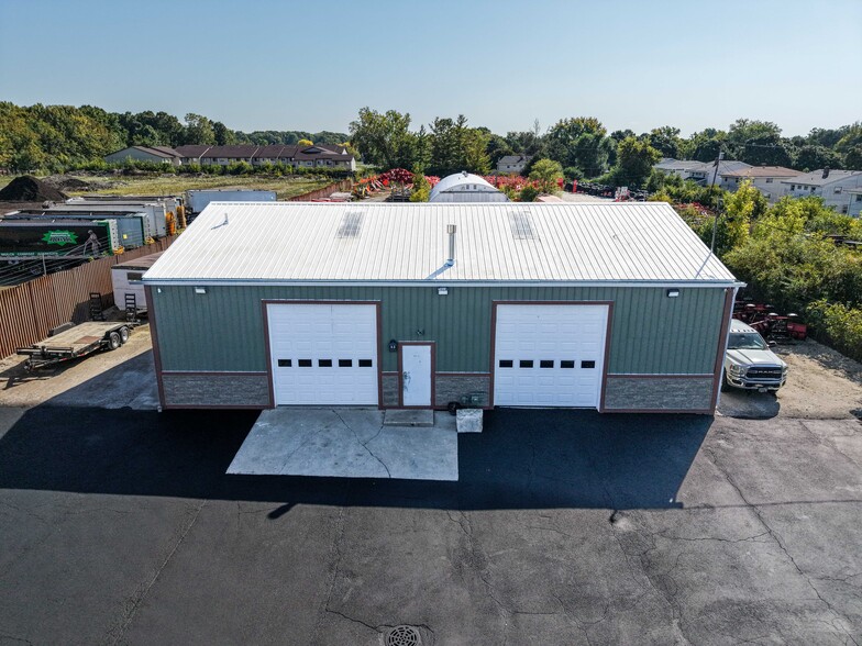 8613 W Calumet Rd, Milwaukee, WI for sale - Building Photo - Image 3 of 21