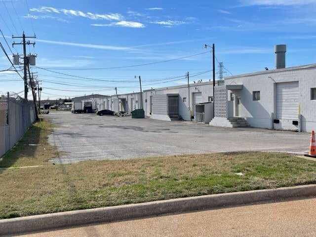 10728 Pipeline Rd S, Hurst, TX for lease - Building Photo - Image 3 of 3