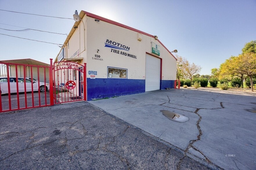 120 S Warner St, Ridgecrest, CA for sale - Building Photo - Image 1 of 13