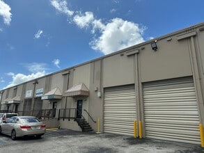2850-2930 NW 72nd Ave, Miami, FL for lease Building Photo- Image 2 of 11