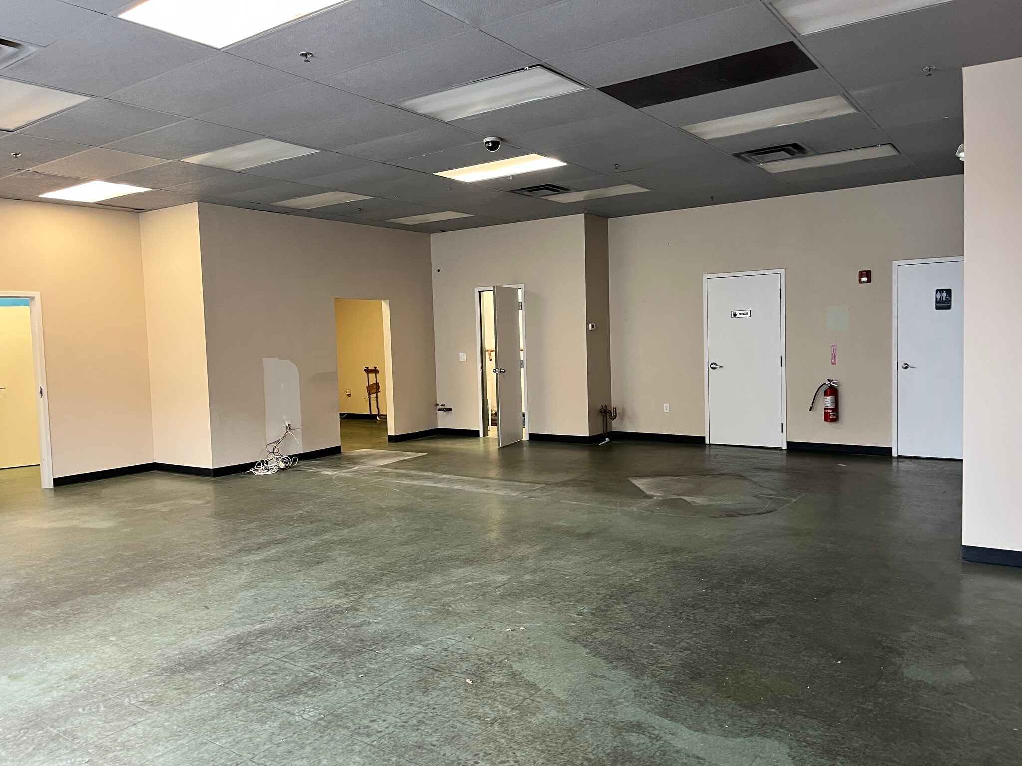 131 Lexington St, Waltham, MA for lease Interior Photo- Image 1 of 2