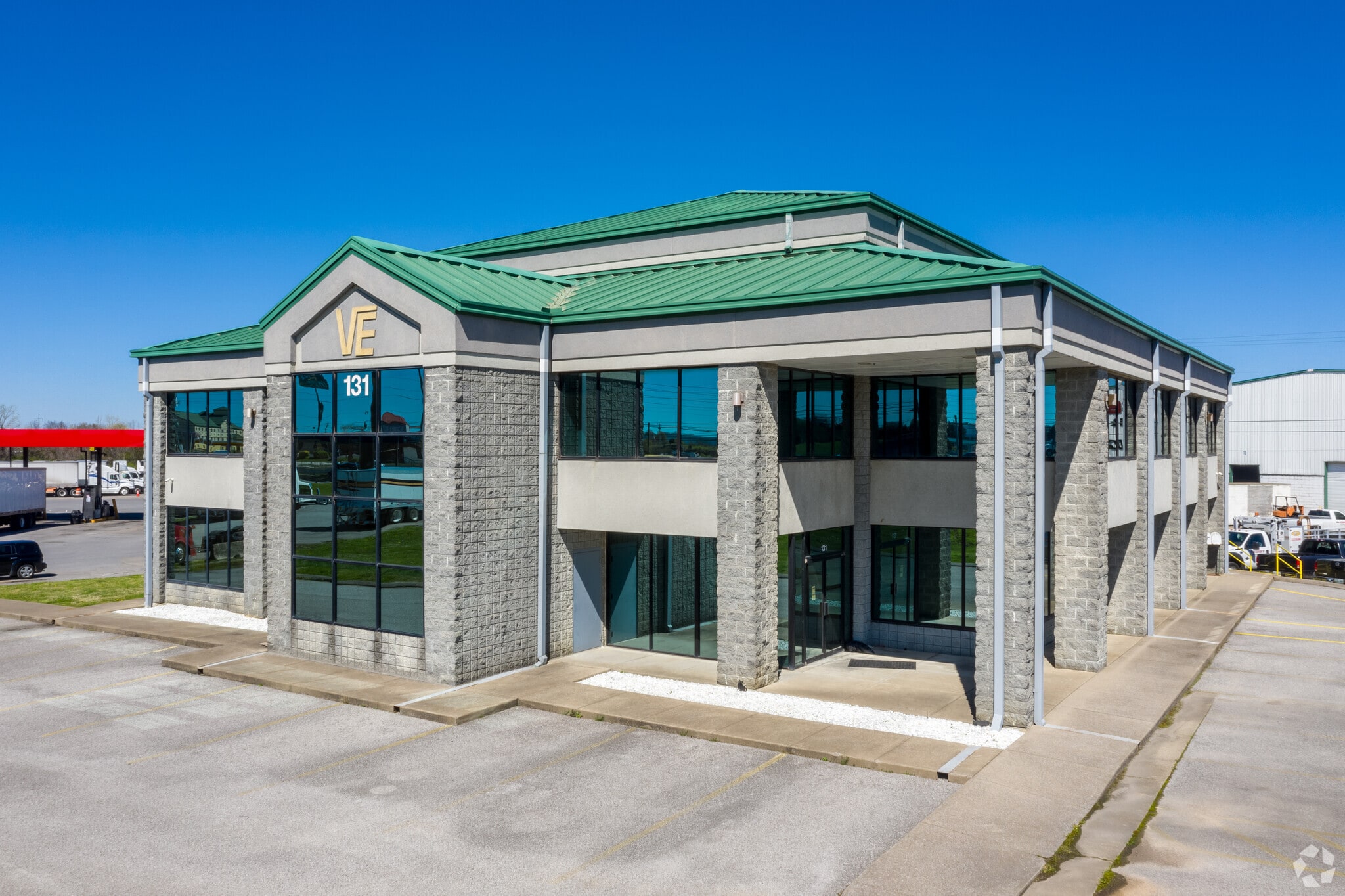 135 Industrial Blvd, La Vergne, TN for lease Primary Photo- Image 1 of 6