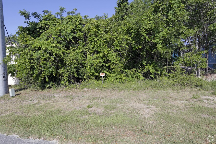 21 N 11TH St, Fernandina Beach, FL for sale - Primary Photo - Image 1 of 1