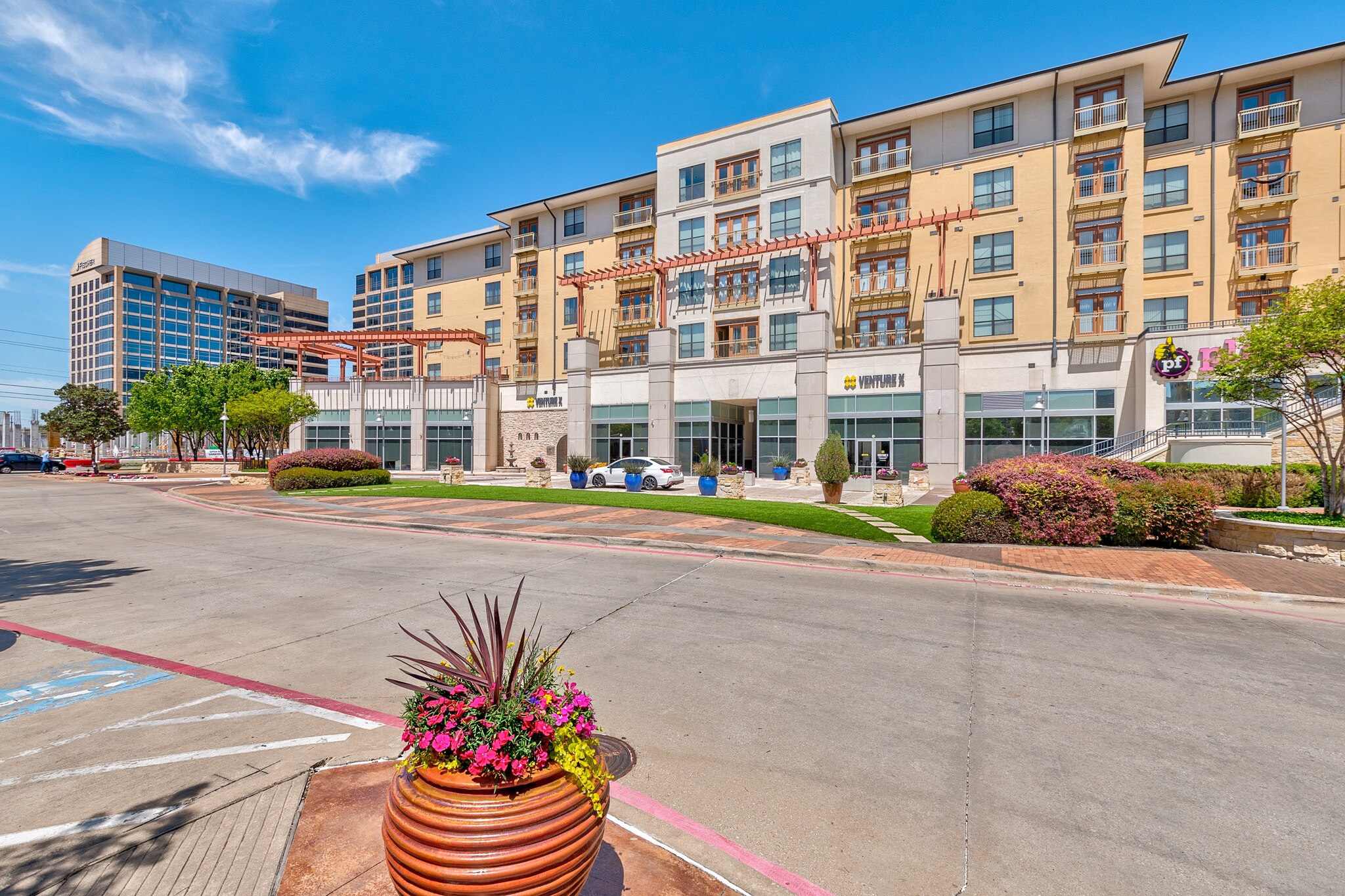 5301 Alpha Rd, Dallas, TX 75240 Village on the Green