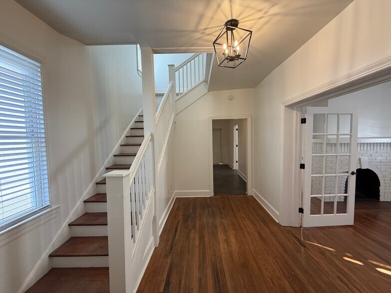 2322 Devine St, Columbia, SC for sale - Building Photo - Image 1 of 1