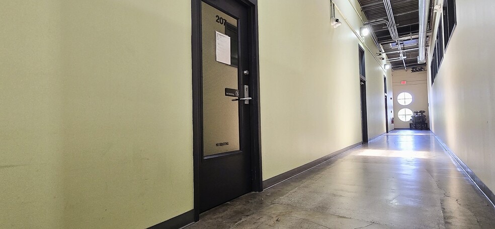 400 Clematis St, West Palm Beach, FL for lease - Building Photo - Image 2 of 8