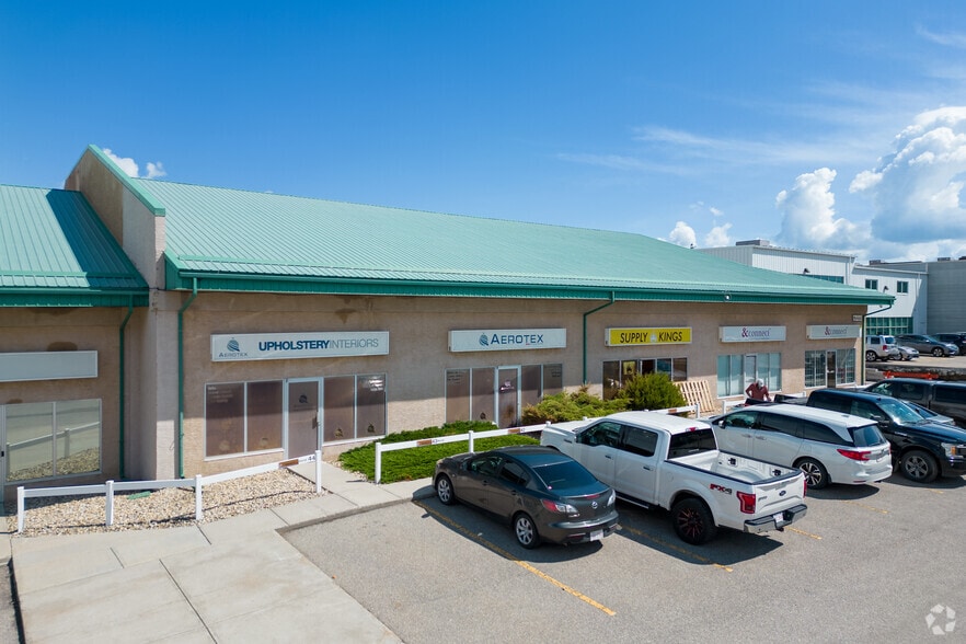 2340 Pegasus Way NE, Calgary, AB for sale - Building Photo - Image 3 of 8