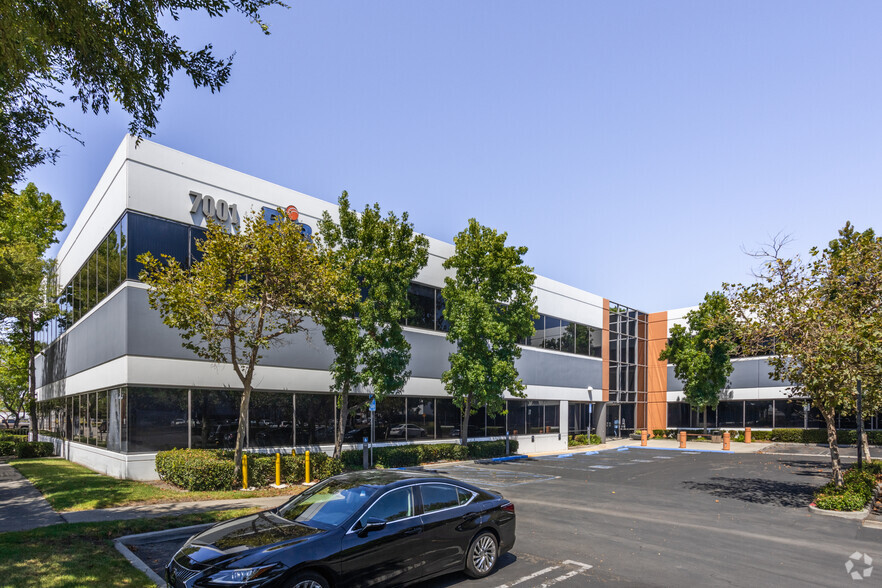 7001 Village Dr, Buena Park, CA for lease - Building Photo - Image 1 of 10