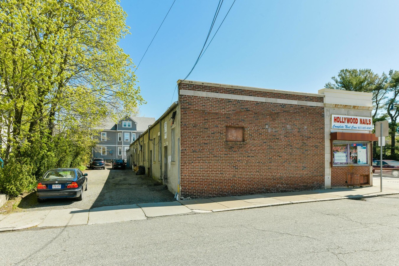 20932105 Centre St, West Roxbury, MA 02132