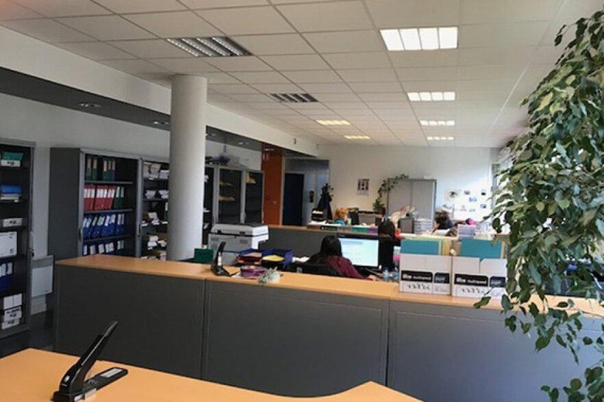 Office in Saint-Dizier for lease - Interior Photo - Image 1 of 3