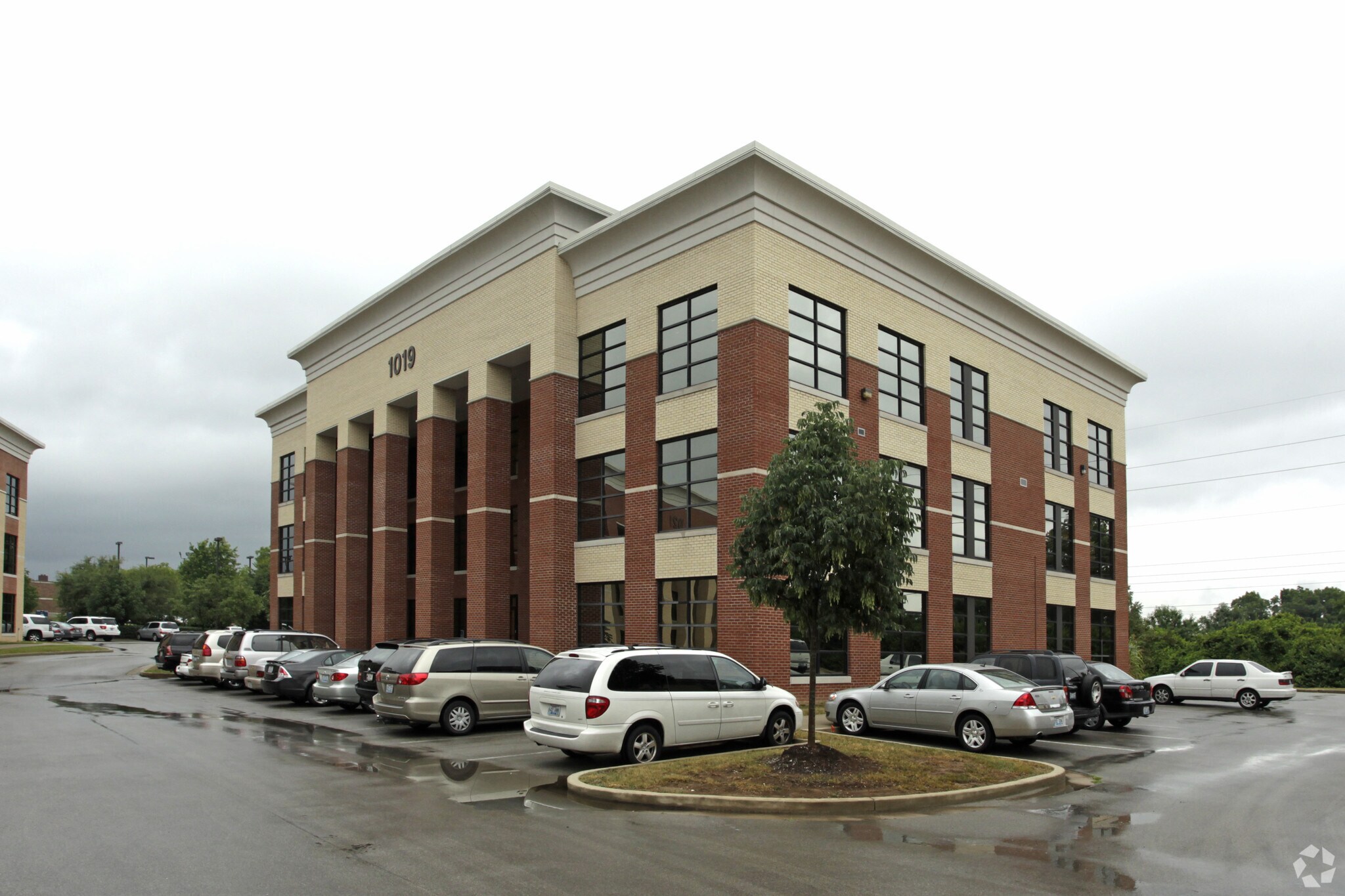 1019 Majestic Dr, Lexington, KY for sale Primary Photo- Image 1 of 1