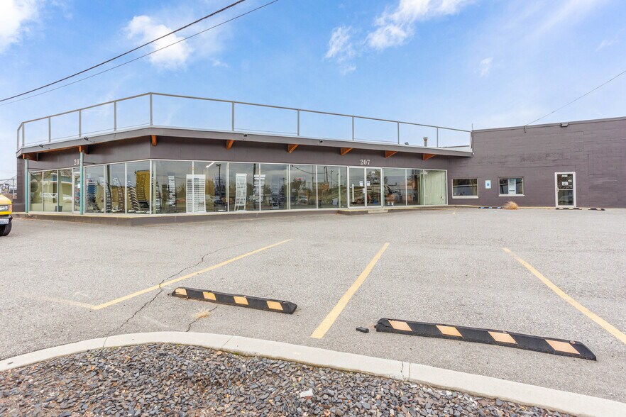 207 W Columbia Dr, Kennewick, WA for sale - Primary Photo - Image 1 of 1