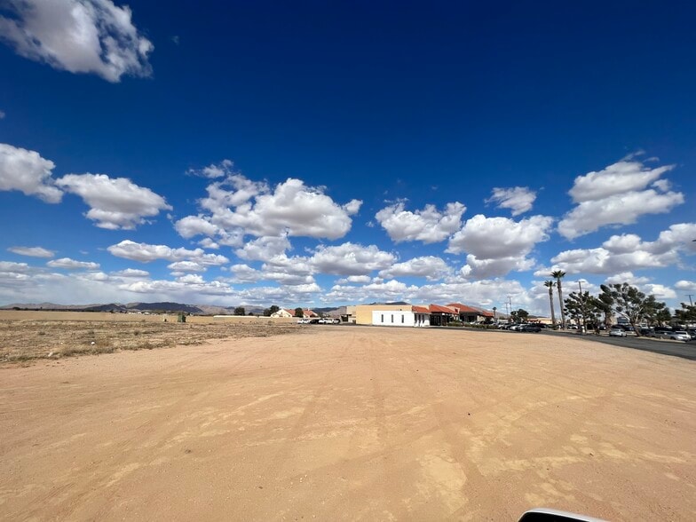 21650 Bear Valley Rd, Apple Valley, CA for sale - Building Photo - Image 2 of 12