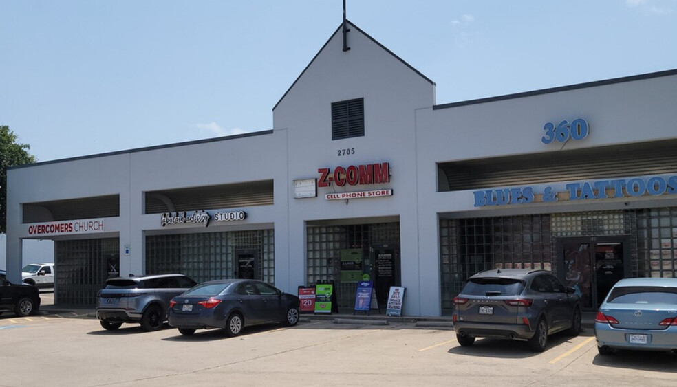 2705 S Cooper St, Arlington, TX for lease - Building Photo - Image 3 of 8