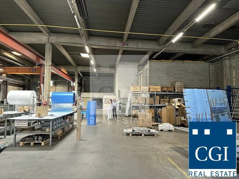 Flex in Moirans for sale - Interior Photo - Image 2 of 6