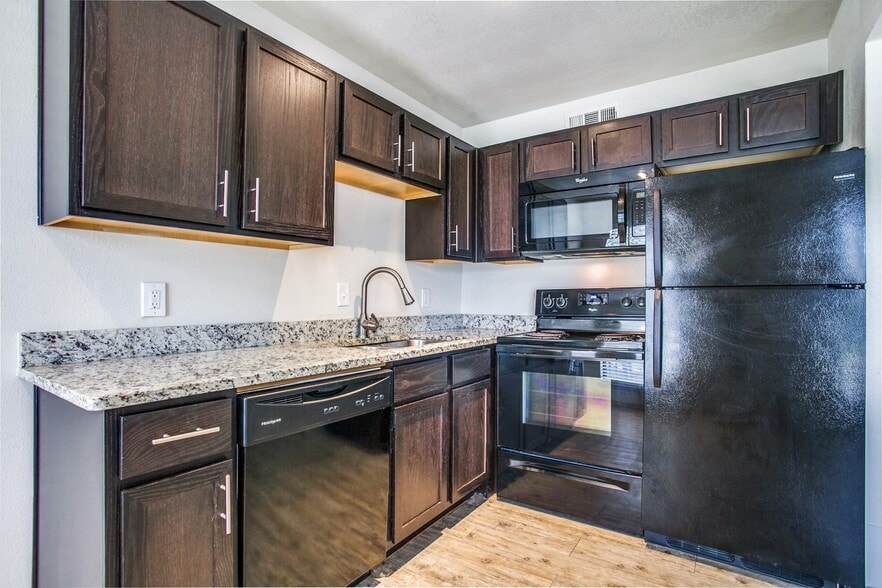 4710 Munger Ave, Dallas, TX for sale - Building Photo - Image 3 of 24