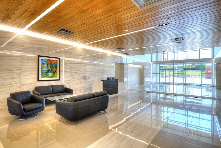 1050 Central Expy S, Allen, TX for lease - Lobby - Image 3 of 8