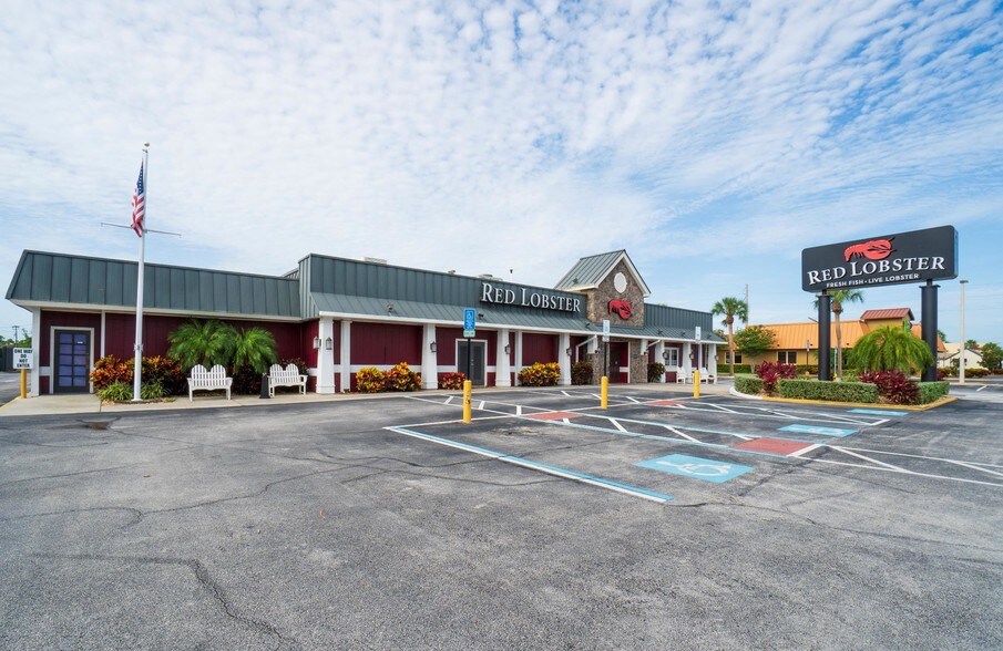 215 E Merritt Island Cswy Fl 32952
