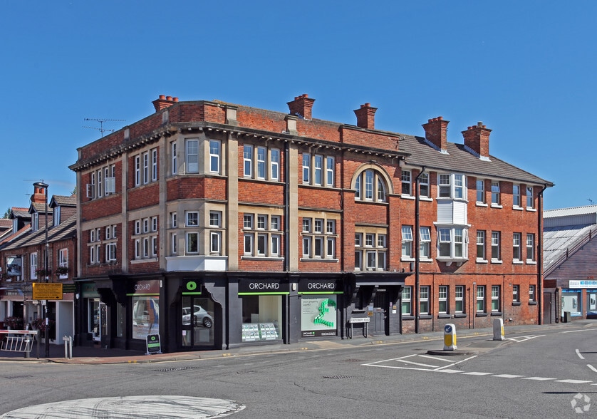 83-85 High St, Camberley for sale - Primary Photo - Image 1 of 1