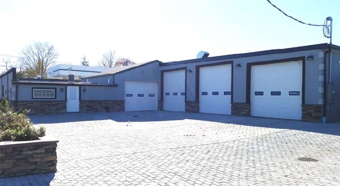 62 Charlotte Ave, Hicksville, NY for sale Primary Photo- Image 1 of 1