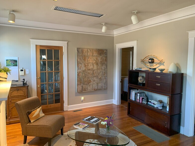 2293 Union Ave, Memphis, TN for sale - Interior Photo - Image 2 of 10