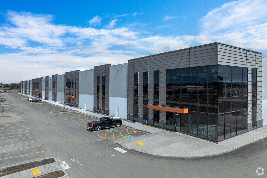 292230 Wagon Wheel Blvd, Calgary, AB for lease - Building Photo - Image 1 of 16