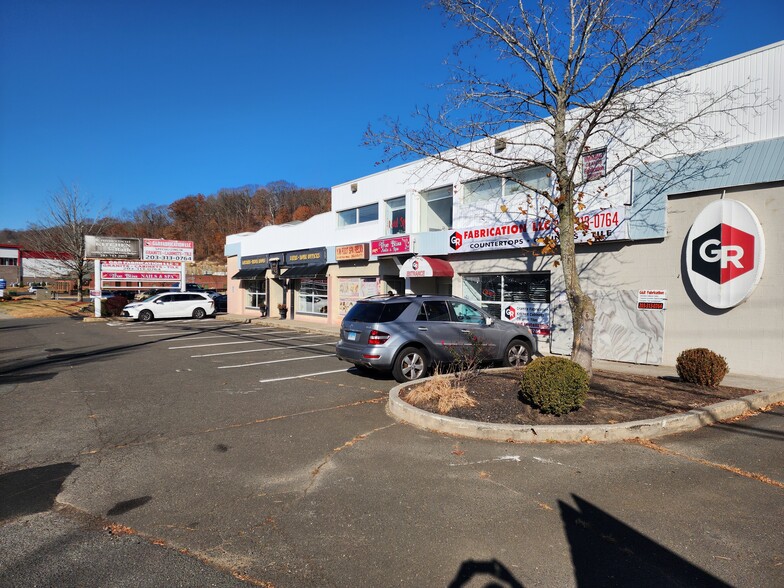 87 Mill Plain Rd, Danbury, CT for lease - Building Photo - Image 2 of 14