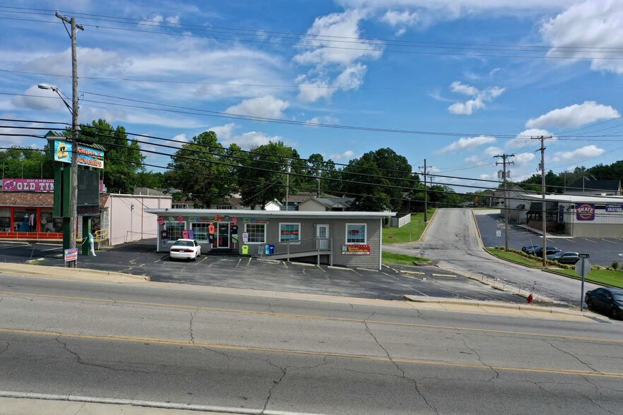 1805 W 76 Country Blvd, Branson, MO for lease - Building Photo - Image 1 of 1