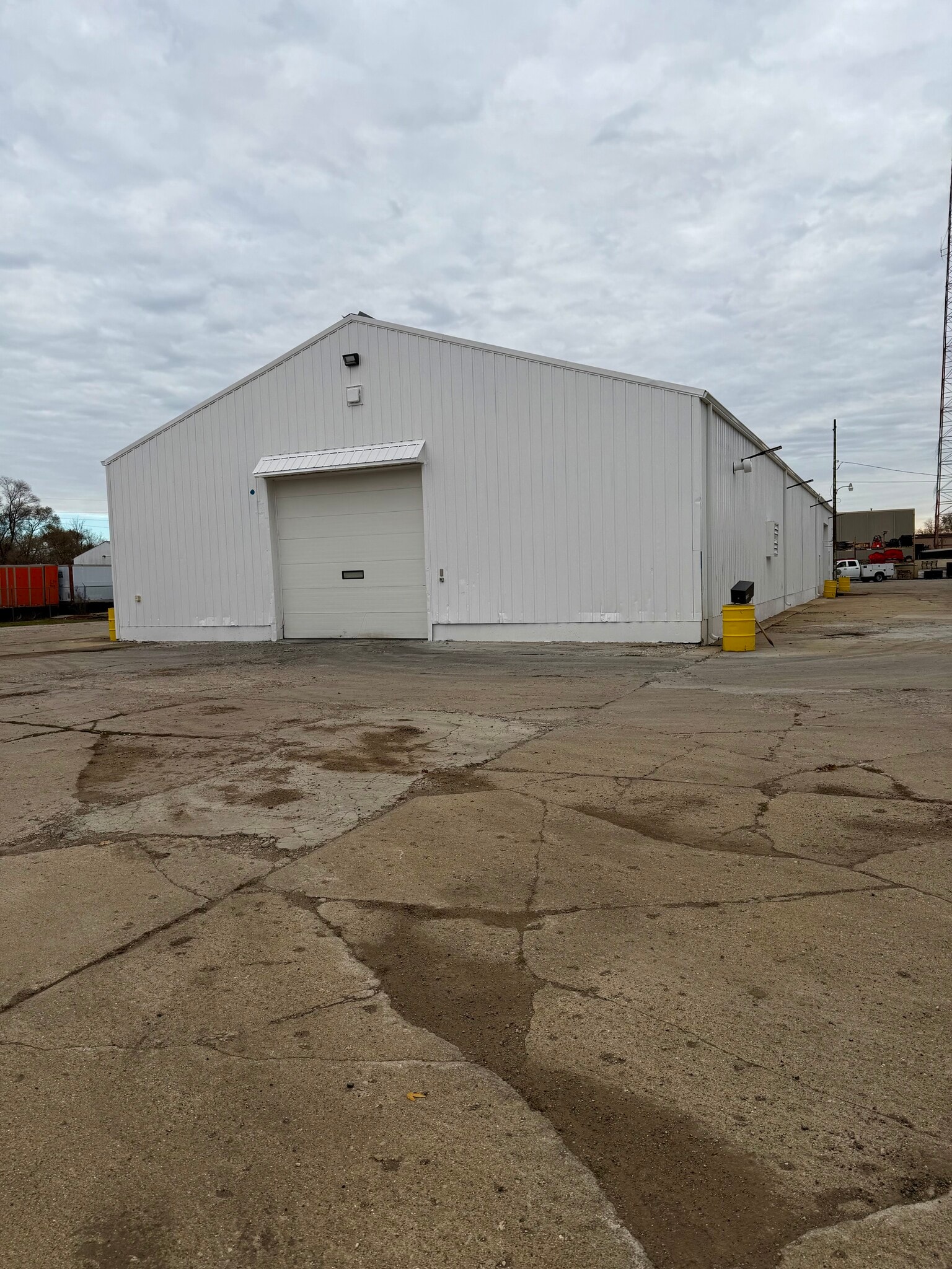 845 E Jackson St, Belvidere, IL for lease Building Photo- Image 1 of 11
