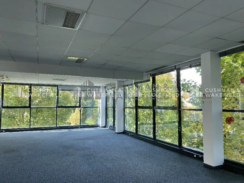 Office in Schiltigheim for lease - Interior Photo - Image 2 of 10