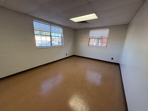 2792 E Point St, Atlanta, GA for lease Building Photo- Image 1 of 2