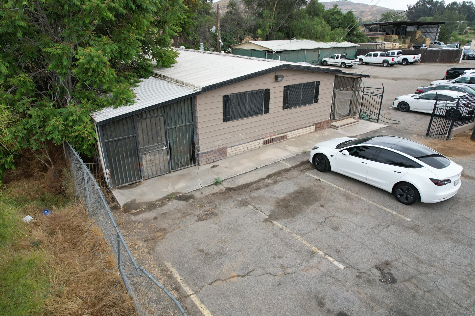 17679 Cajalco Rd, Perris, CA 92570 17679 Cajalco Road, 92570