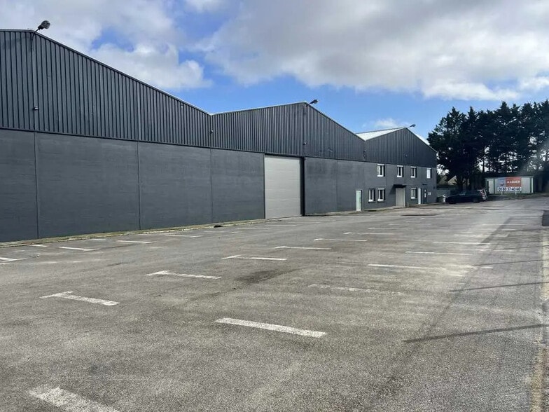 3 Rue Du Stade Sauvanet, Le Mesnil-Amelot for lease - Building Photo - Image 2 of 12