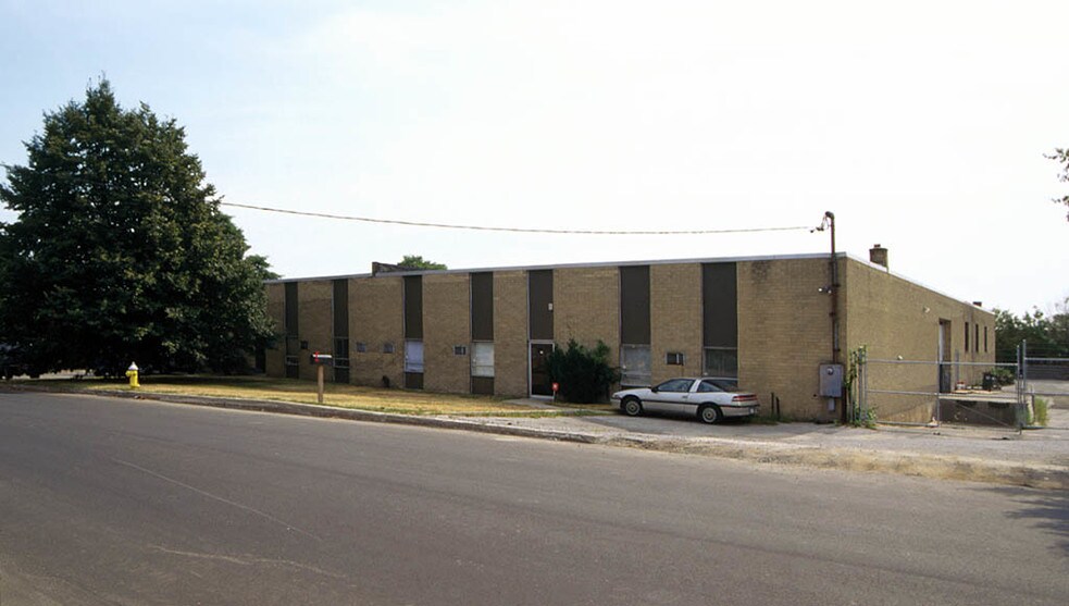 190-210 Field St, West Babylon, NY for sale - Primary Photo - Image 1 of 1