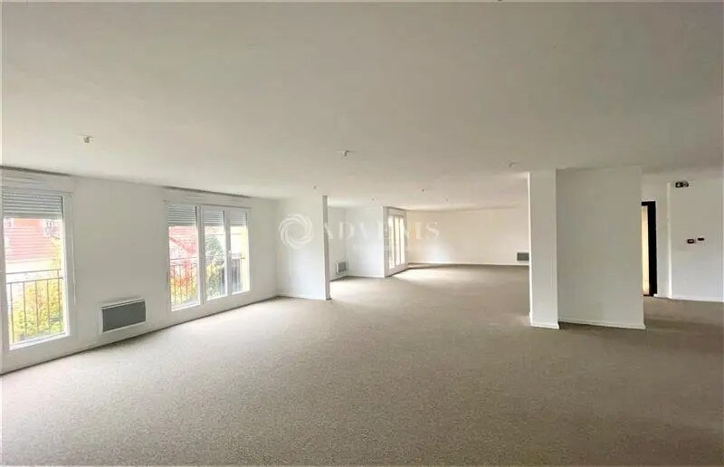 Office in Joinville-le-Pont for lease - Interior Photo - Image 2 of 5