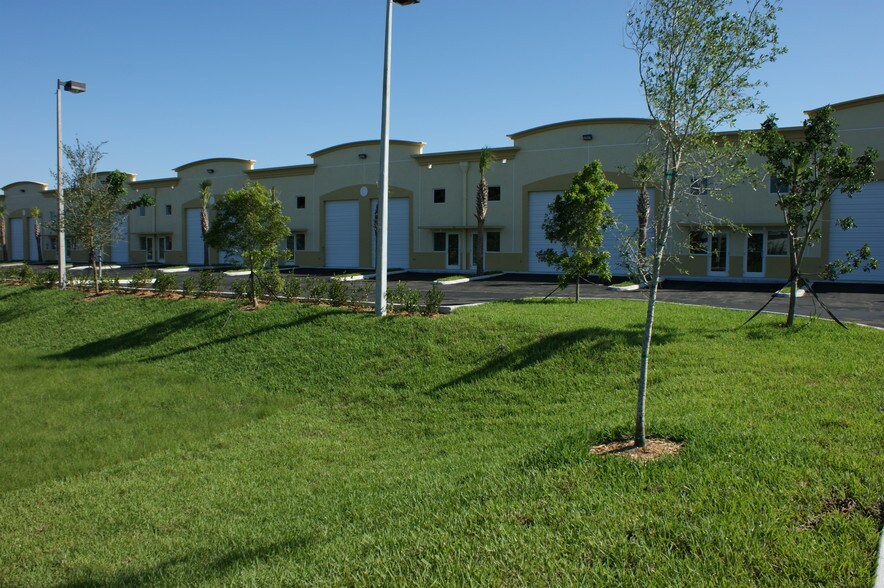 201 SW 2nd Ave, Florida City, FL for sale - Building Photo - Image 1 of 1