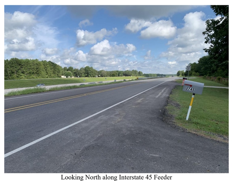 2745 Interstate 45 S, New Waverly, TX for sale - Building Photo - Image 2 of 24