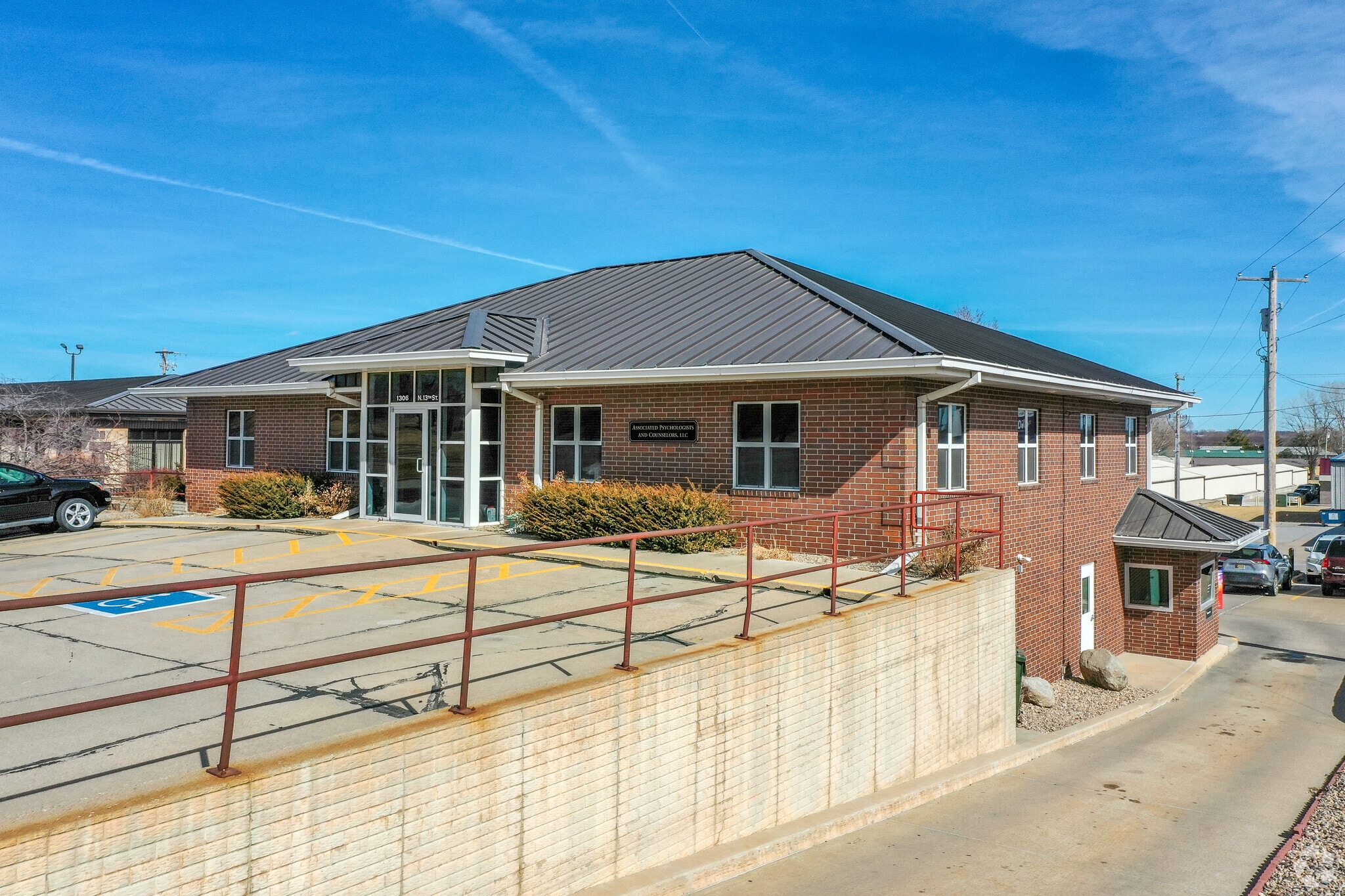 1306 N 13th St, Norfolk, NE for sale Primary Photo- Image 1 of 6