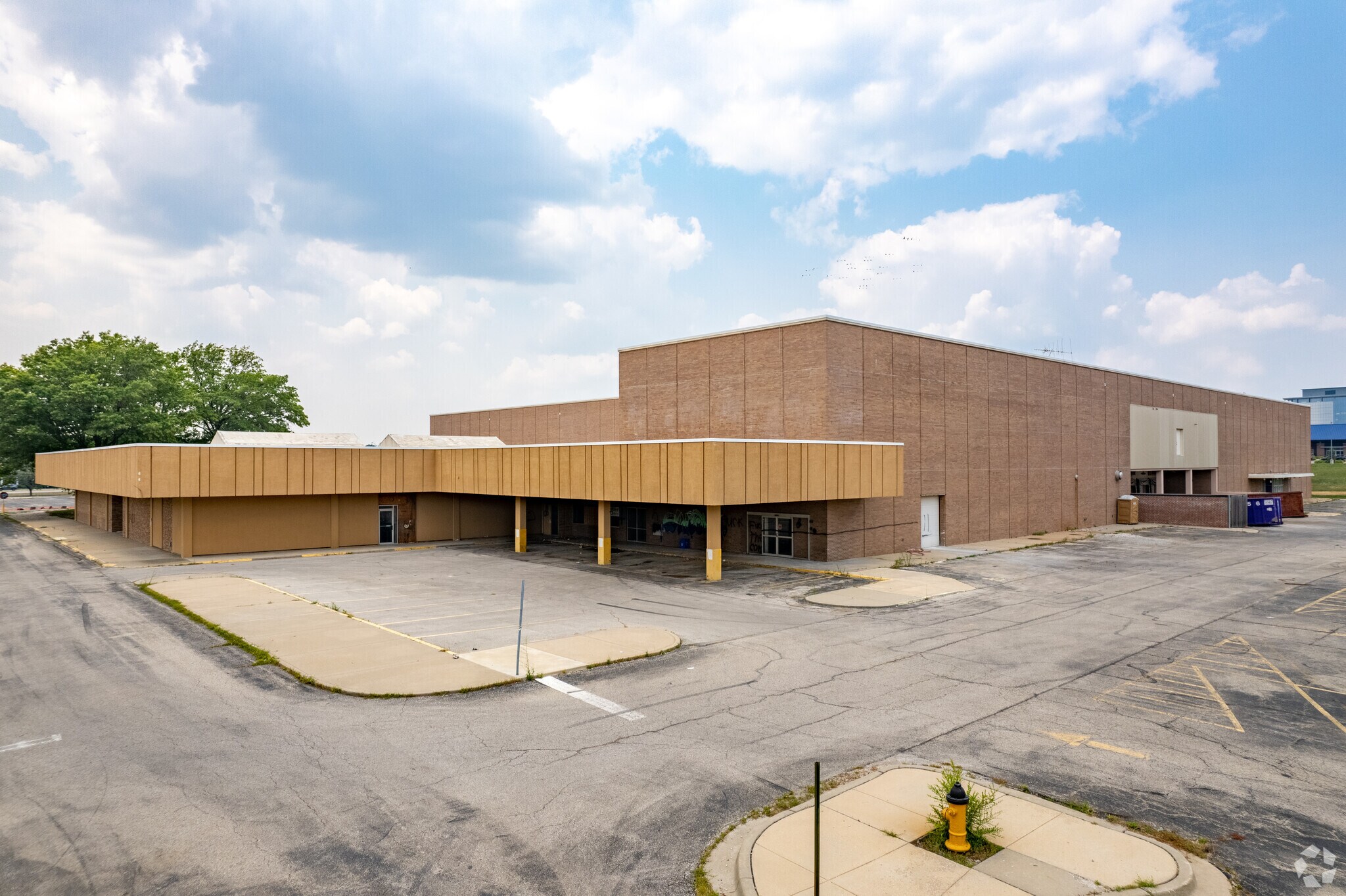 9701 Metcalf Ave, Overland Park, KS for sale Primary Photo- Image 1 of 1