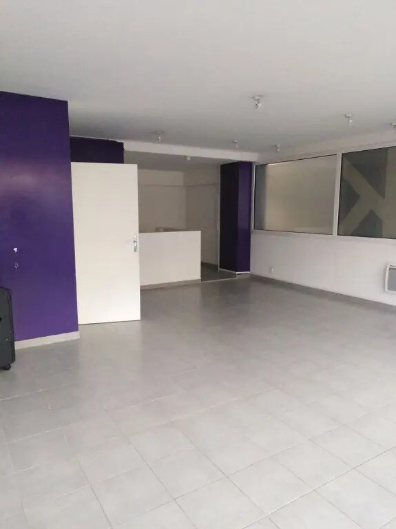 Retail in Brest for lease Building Photo- Image 1 of 2