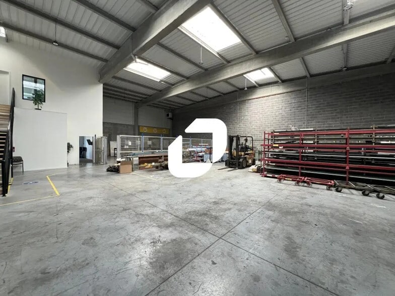 Retail in Hallennes-lez-Haubourdin for lease - Interior Photo - Image 3 of 9