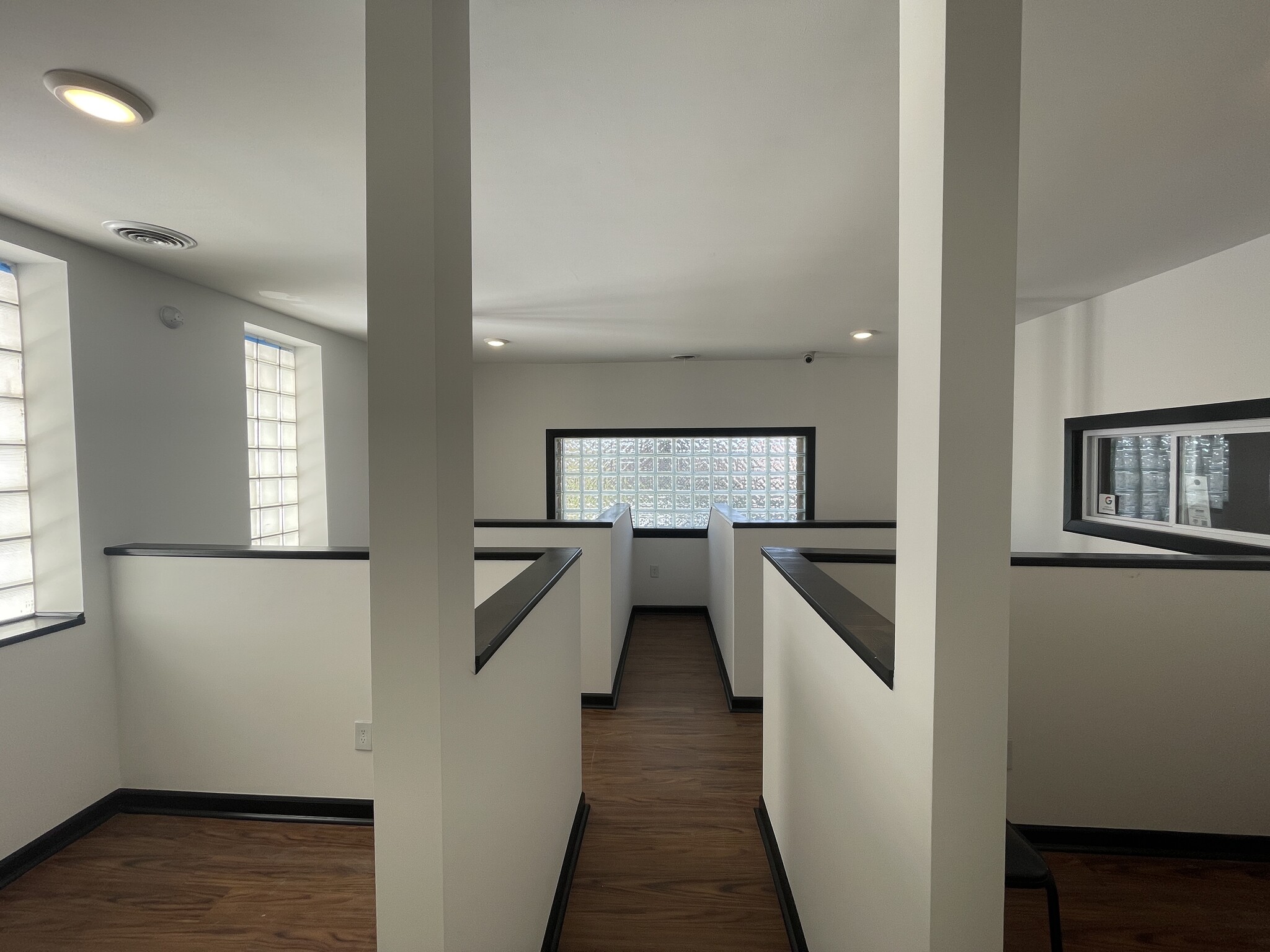 1425 Agnes Ave, Kansas City, MO for lease Interior Photo- Image 1 of 33