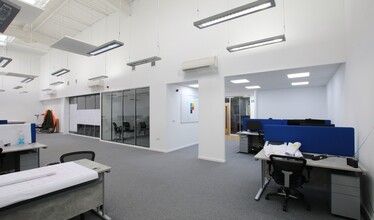 Park Ln, Nottingham for lease Interior Photo- Image 2 of 3