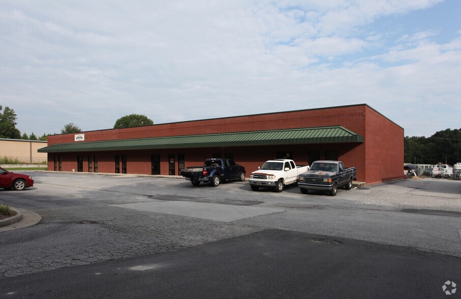 4138 Pecan St, Loganville, GA 30052