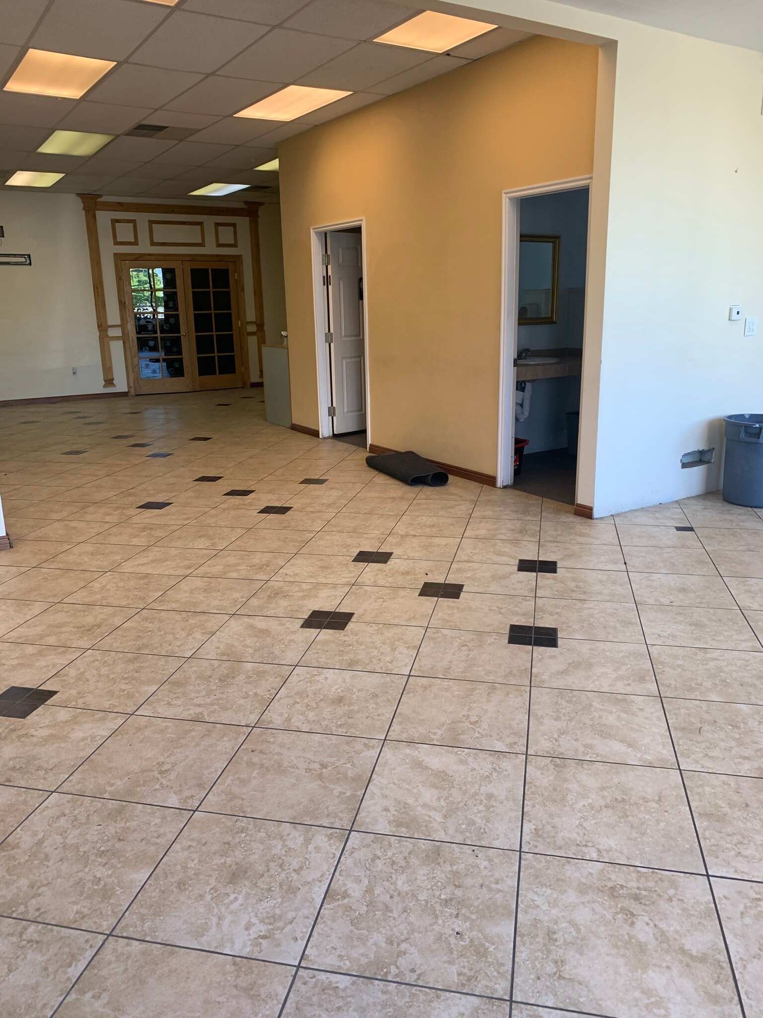 755 W 800 S, Salt Lake City, UT for lease Interior Photo- Image 1 of 5