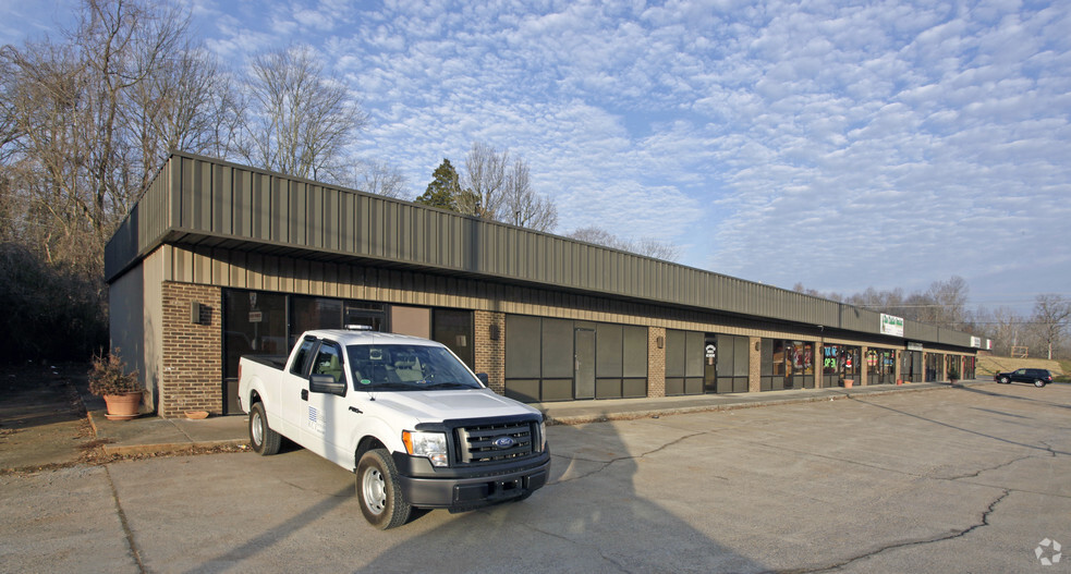 702 S White St, Athens, TN for sale - Primary Photo - Image 1 of 1