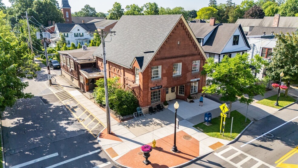 16-20 S Main St, Pittsford, NY for lease - Building Photo - Image 2 of 27