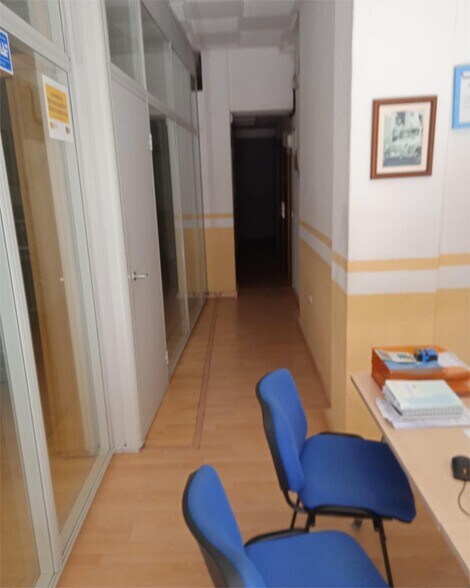 Retail in Cáceres, Cáceres for lease - Building Photo - Image 3 of 7