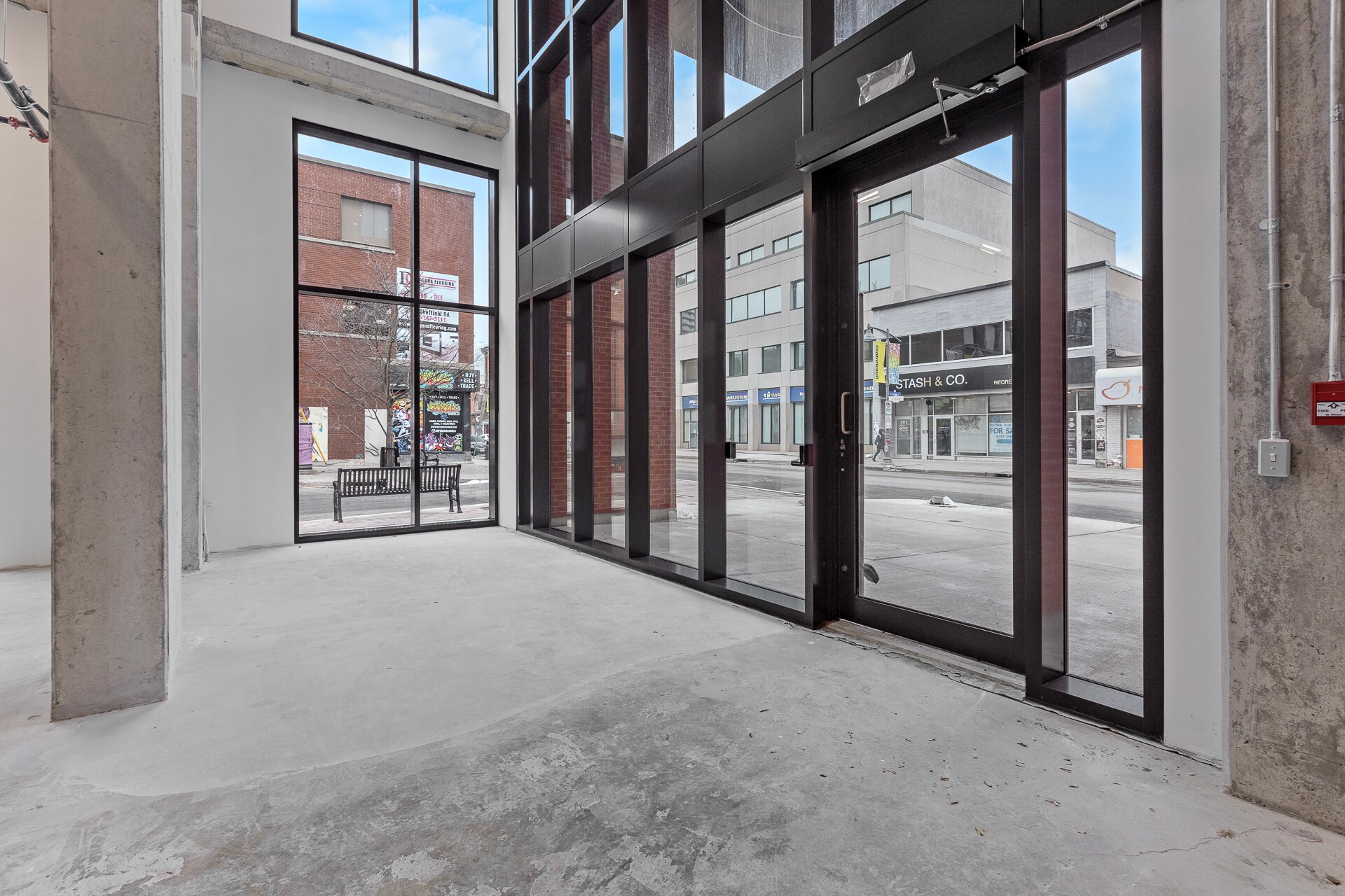 390-394 Bank St, Ottawa, ON for lease Interior Photo- Image 1 of 3