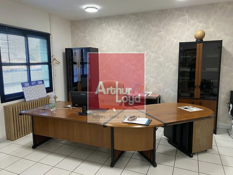 Industrial in Troyes for lease - Interior Photo - Image 3 of 12